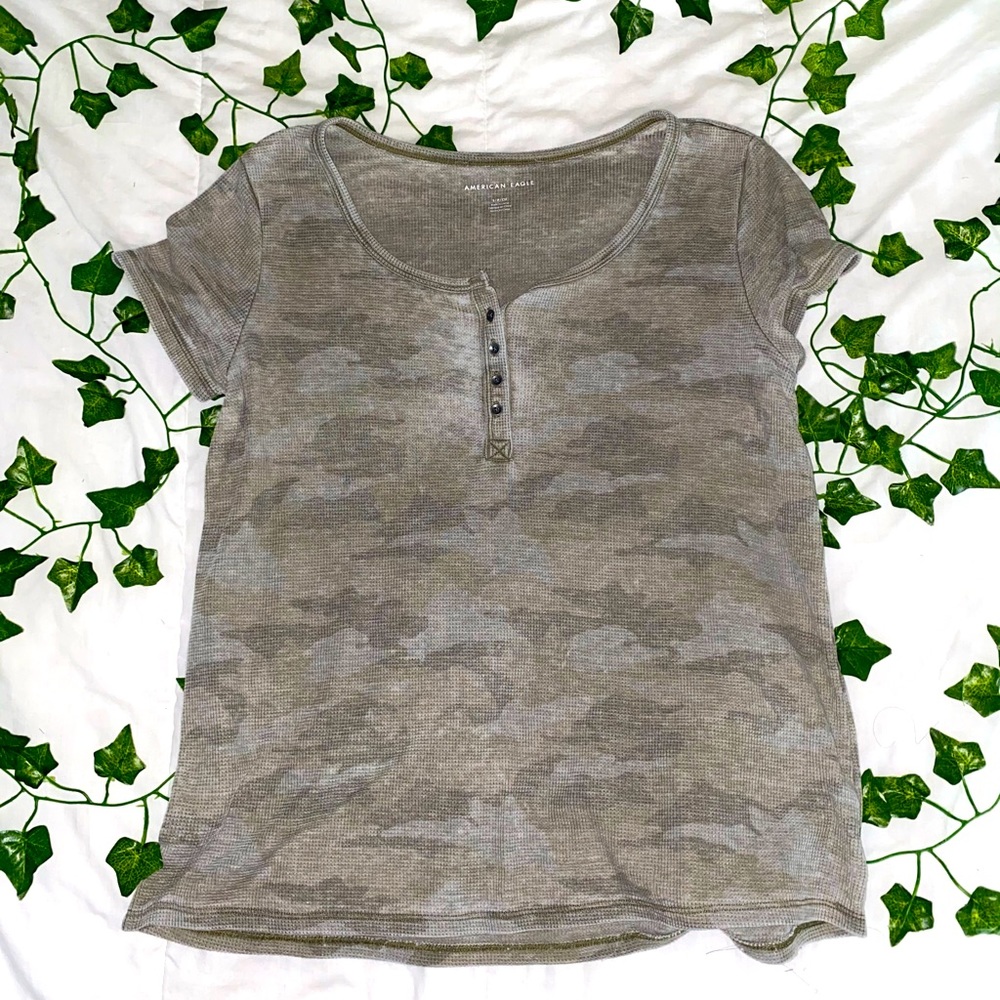 American Eagle shirt